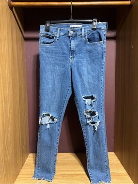 Levi’s 720 High Rise Super Skinny Distressed Jeans W31 L30